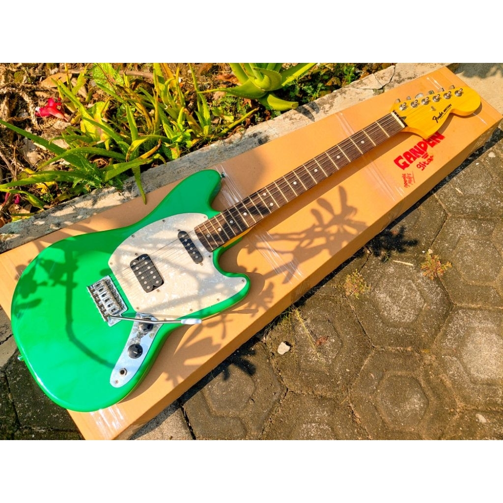 Gitar Elektrik Fender Mustang