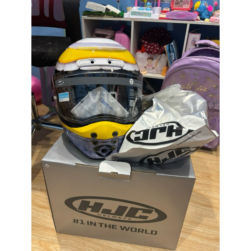 helm HJC V10 Stuart Minions MC3 L