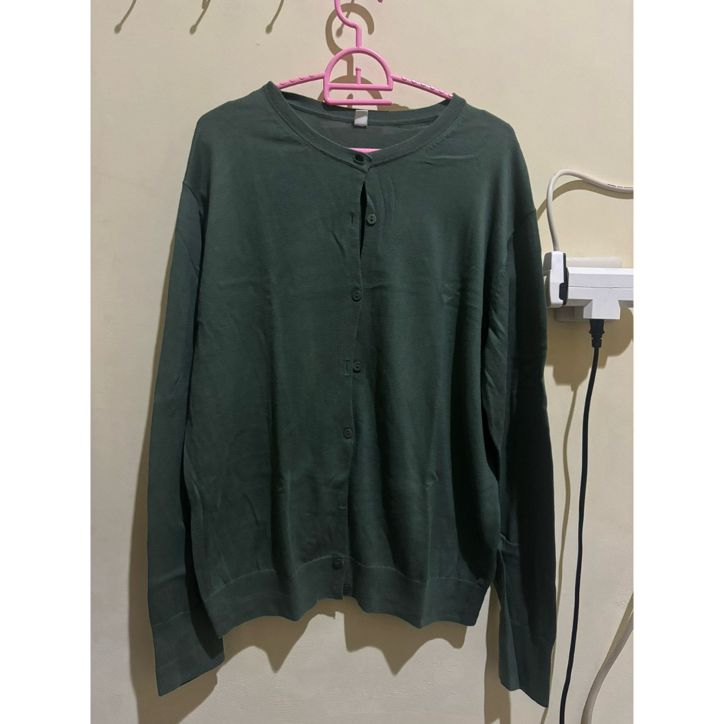 cardigan anti uv uniqlo hijau botol
