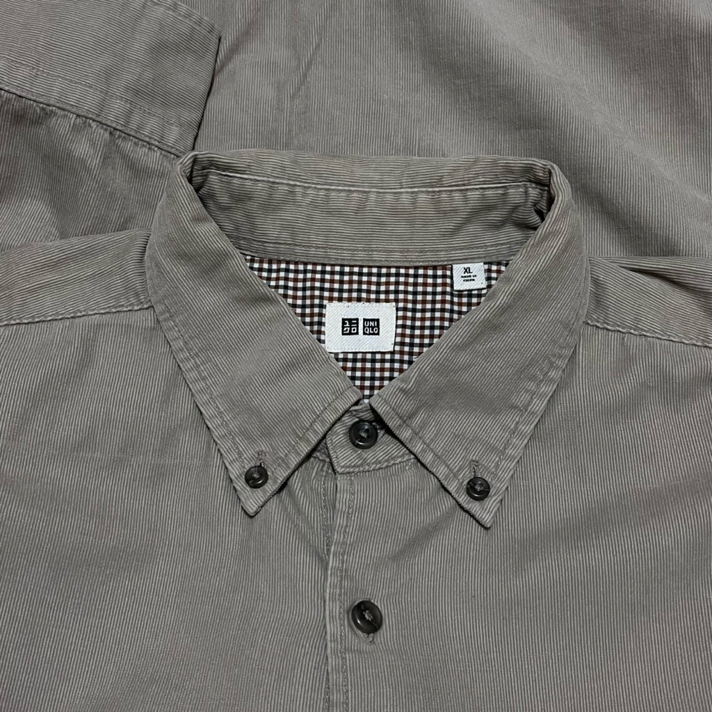 Kemeja Uniqlo Corduroy