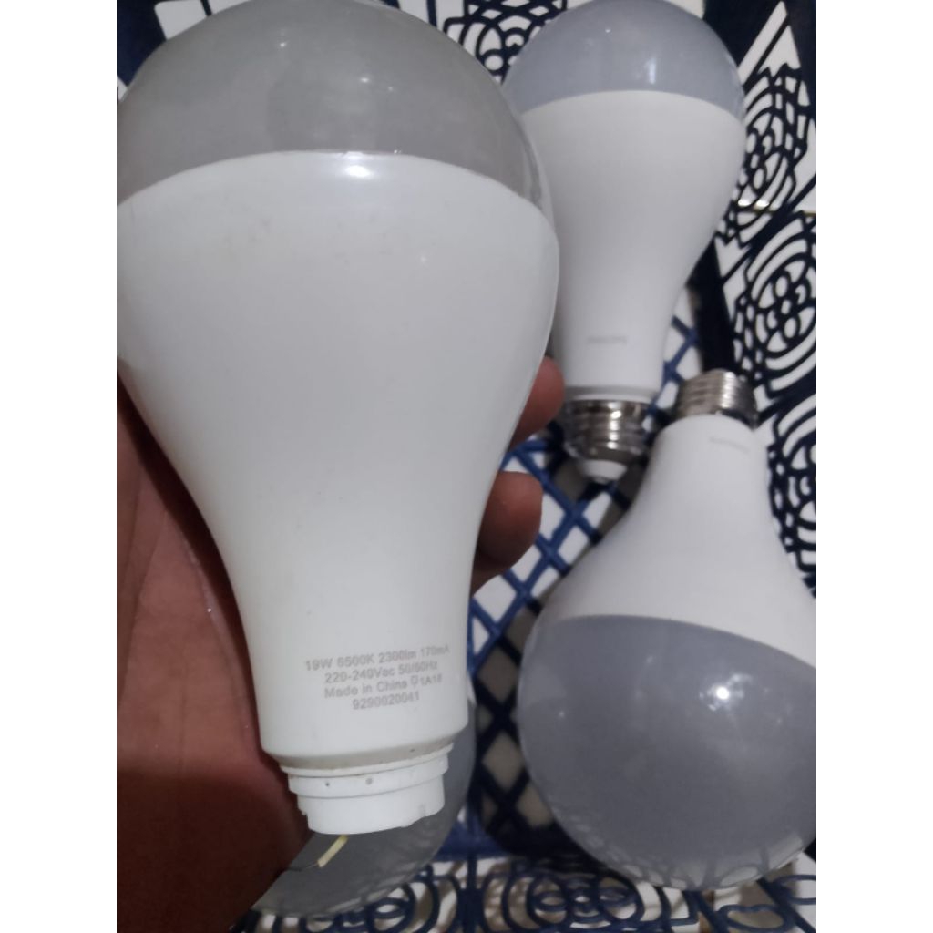 LED off Philips 19 Watt body campur