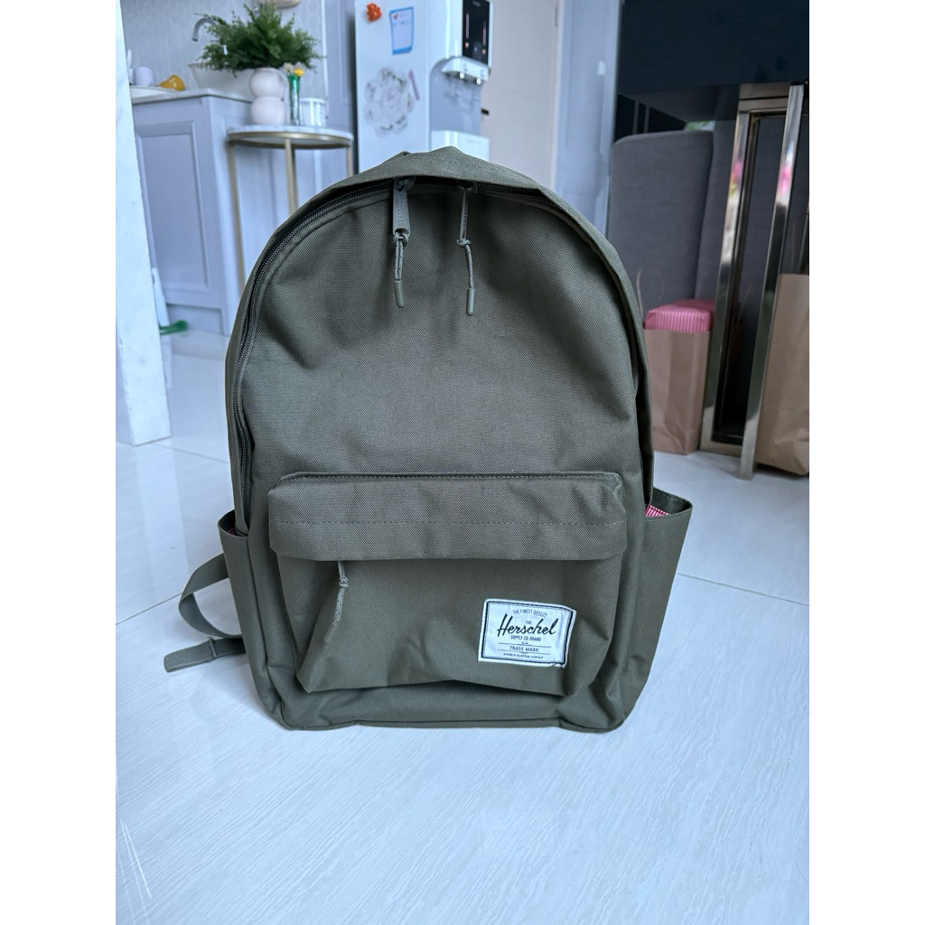 HERSCHEL CLASSIC 25L SECOND LIKE NEW