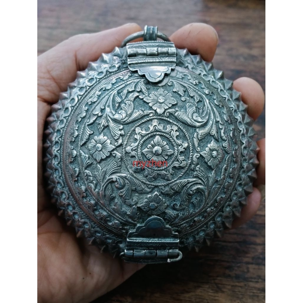 cepuk antik bahan perak