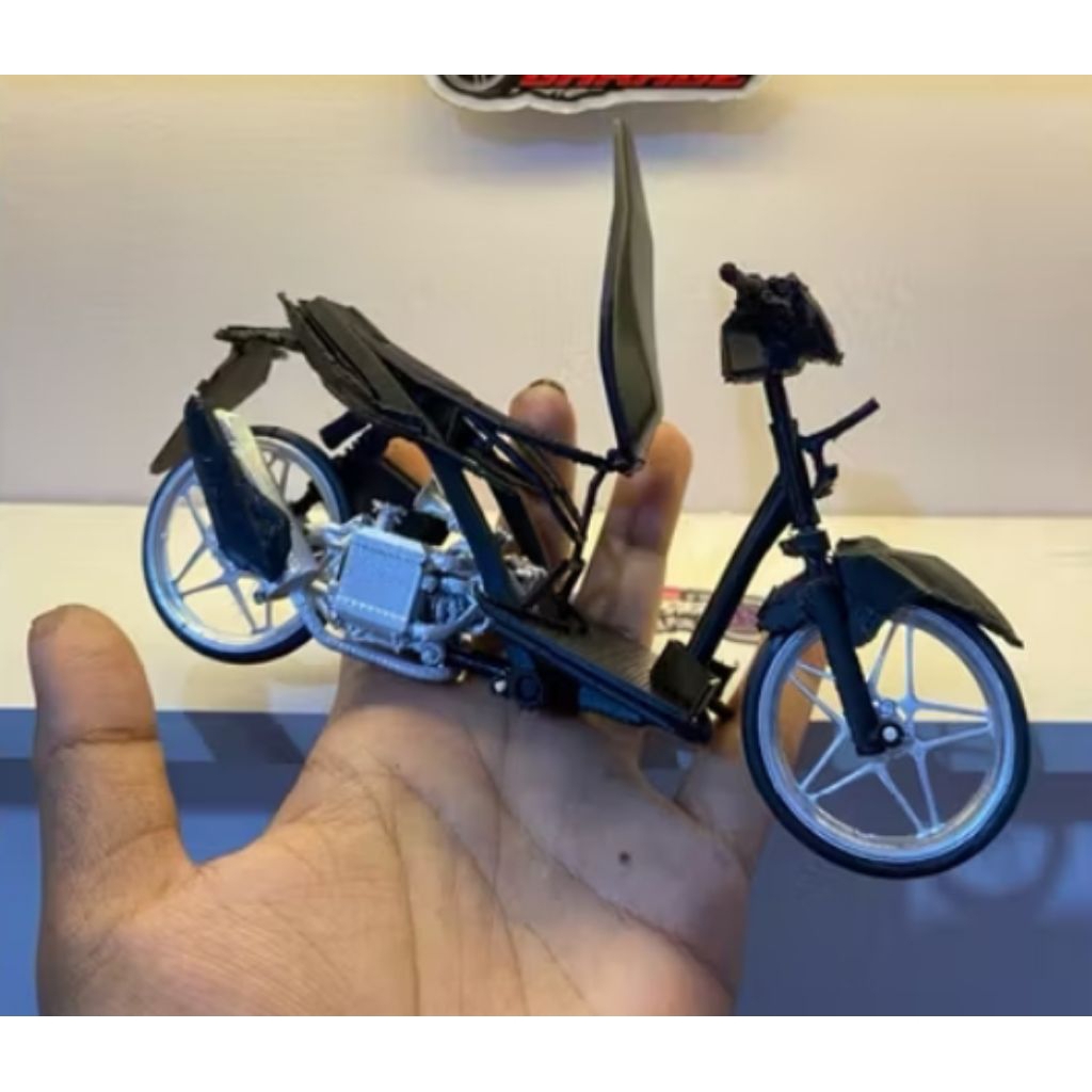 mainan unik miniatur motor drag honda beat fi deluxe bisa menyala