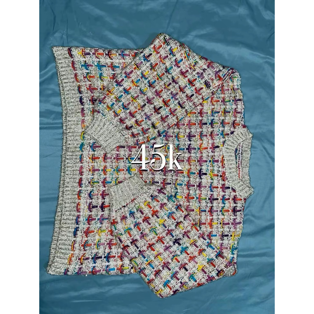 Sweater lucu warna warni putih