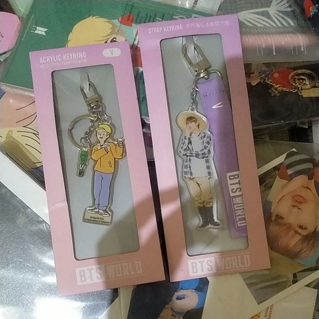 Official Strap Acrylic Keyring V BTS World