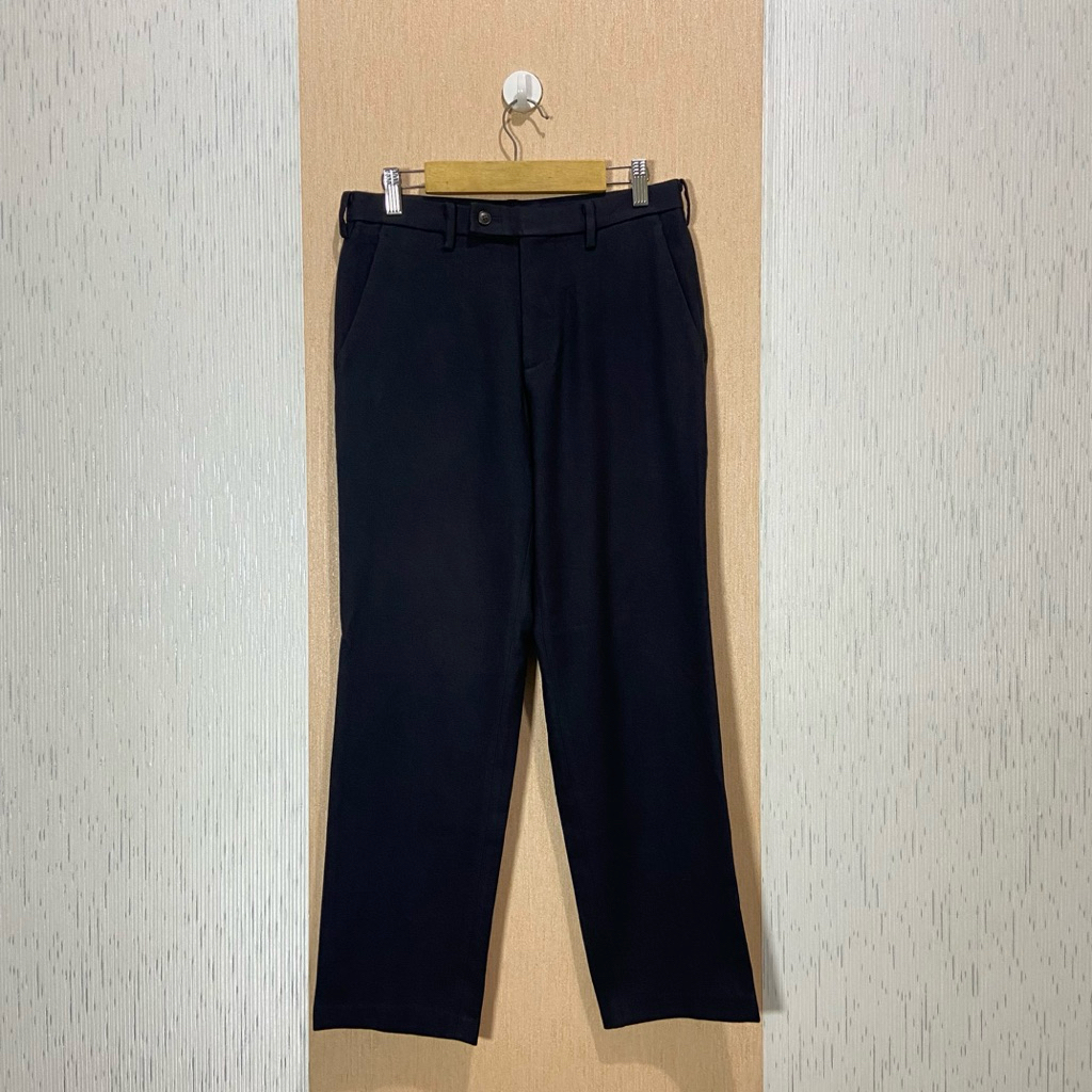 Work Pants UNIQLO HEATTECH Navy / Celana Bahan Pria / Size 28