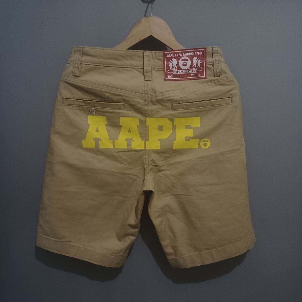 Celana-Aape