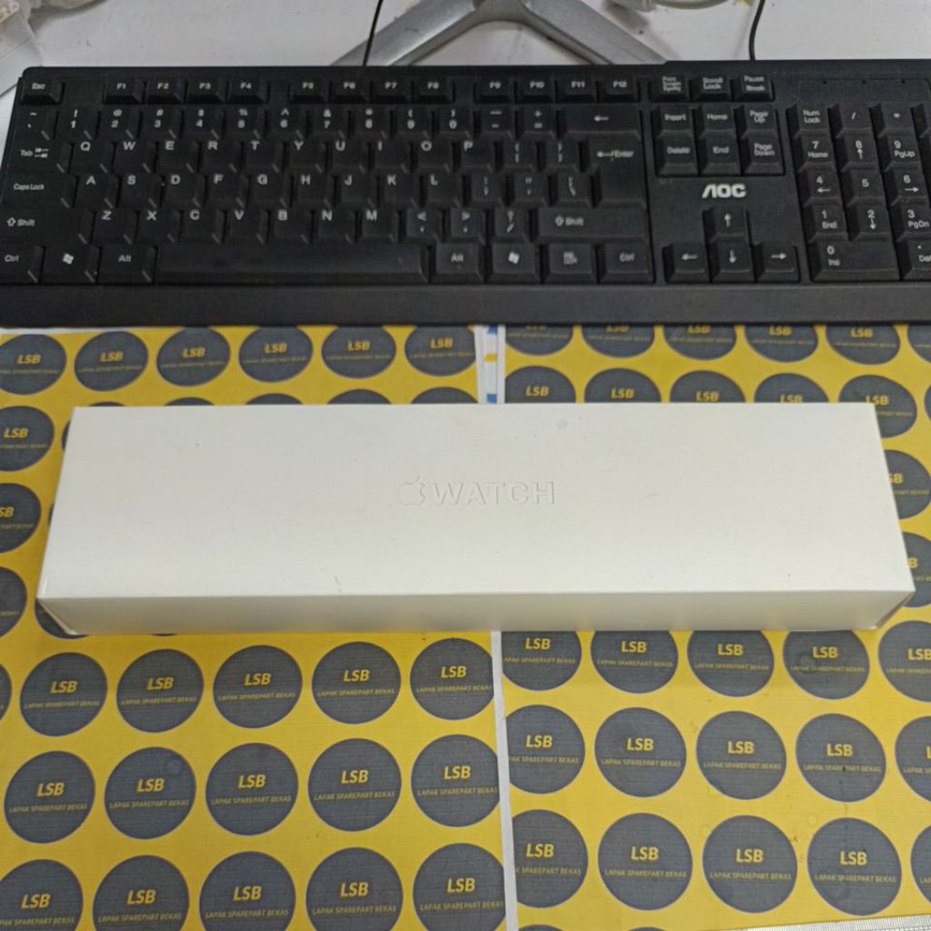 DUS BOX KARDUS APPLE WATCH SERIES 8 ASLI ORIGINAL COPOTAN