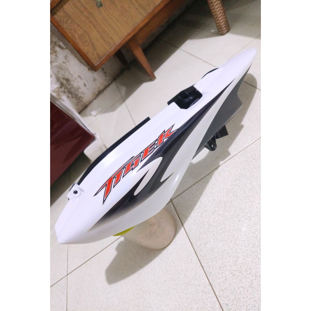 Cover Body Tempong Belakang Tiger Revo Tirev Ori 2013