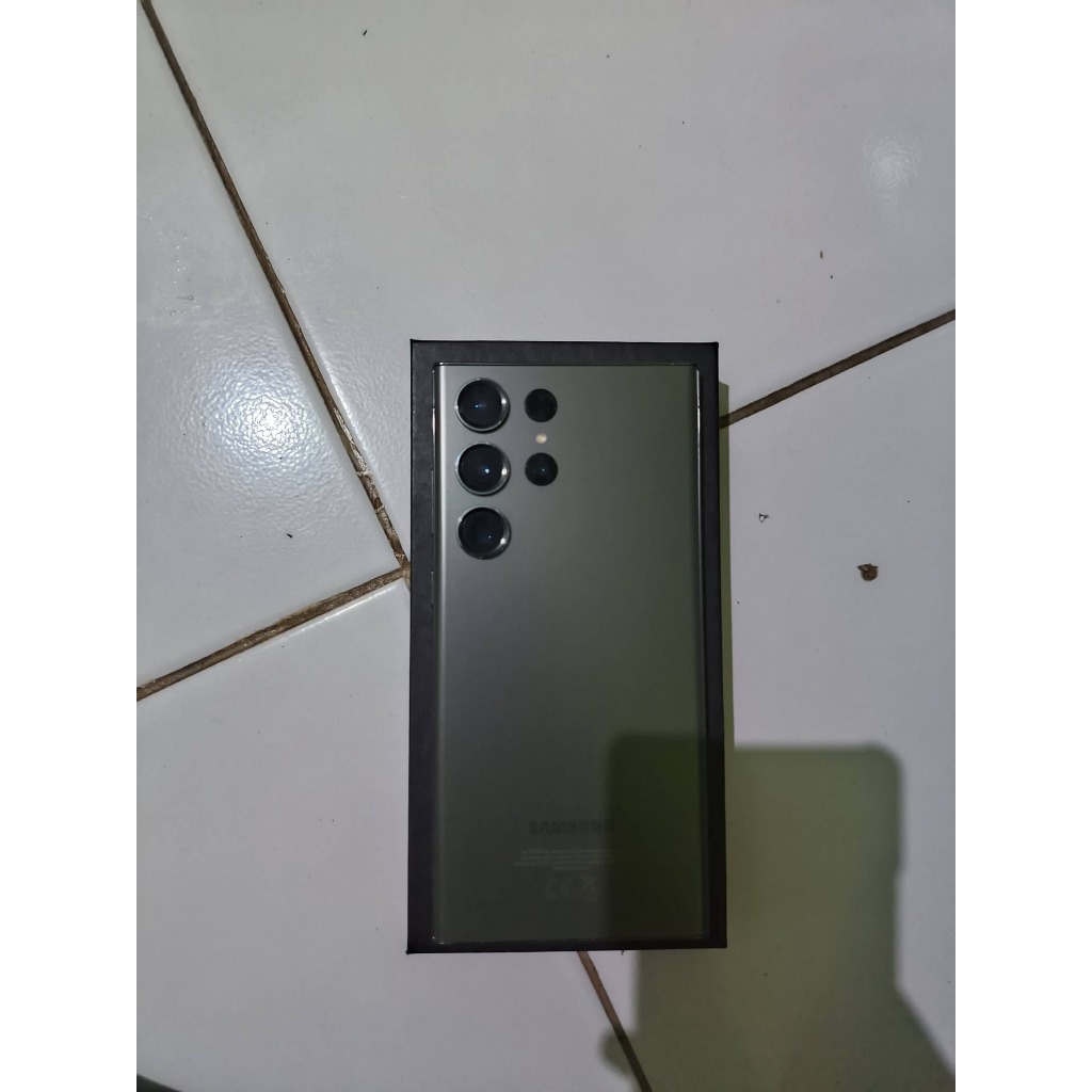 Samsung S23ultra MINUS LAYAR GREENSCREEN