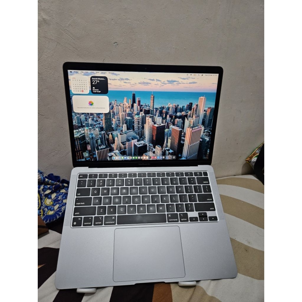 Macbook Air M1 8/256GB Bh 94% Cc 90-an IBOX Space Grey