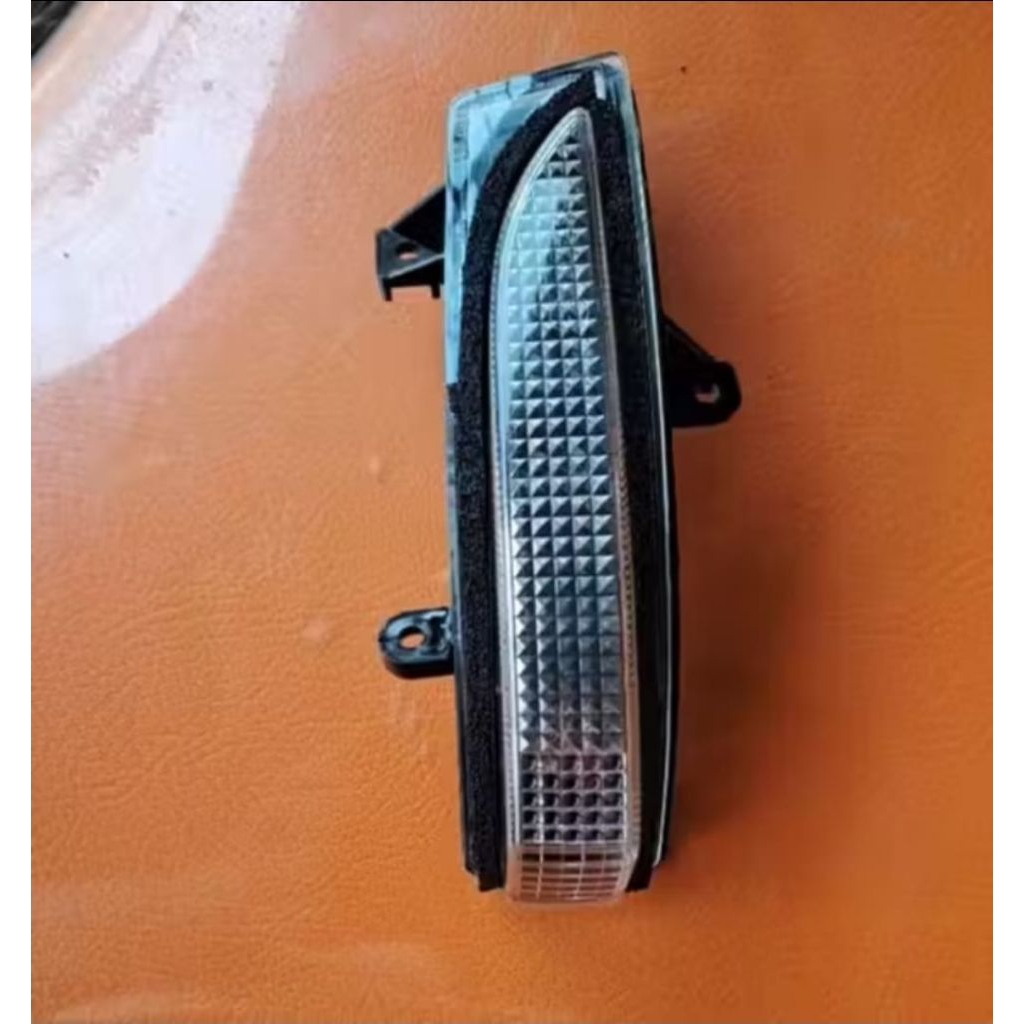 ORI Lampu riting sein spion mobil Agya Ayla TRD 2017 -2019 original AJI