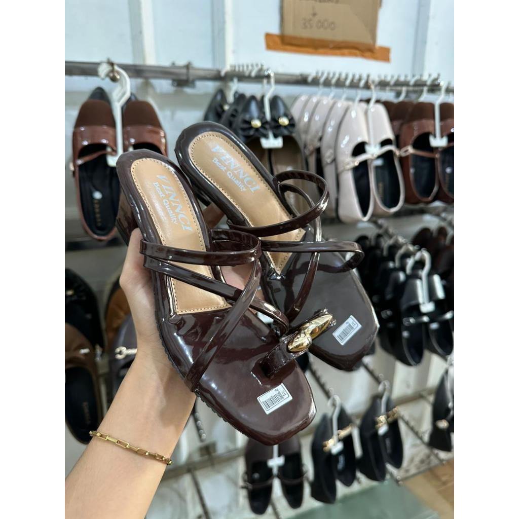 SANDAL WANITA SANDAL TEPLEK SANDAL PANSUS SANDAL HEELS SANDAL TALI SANDAL FLAT