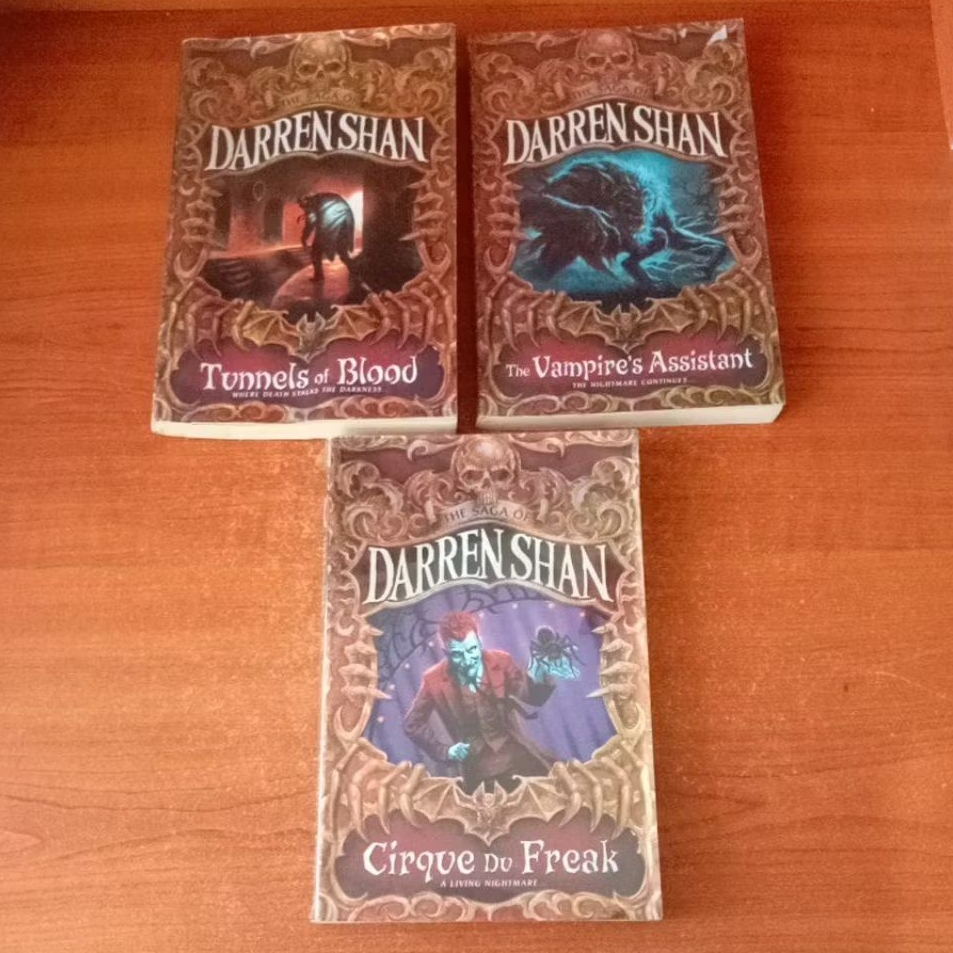 NOVEL THE SAGA OF DARREN SHAN CIRQUE DU FREAK THE VAMPIRES ASSISTANT TUNNELS OF BLOOD