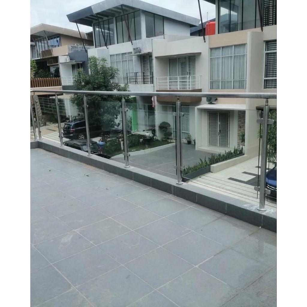 Balkon kaca & railing tangga stainless steel