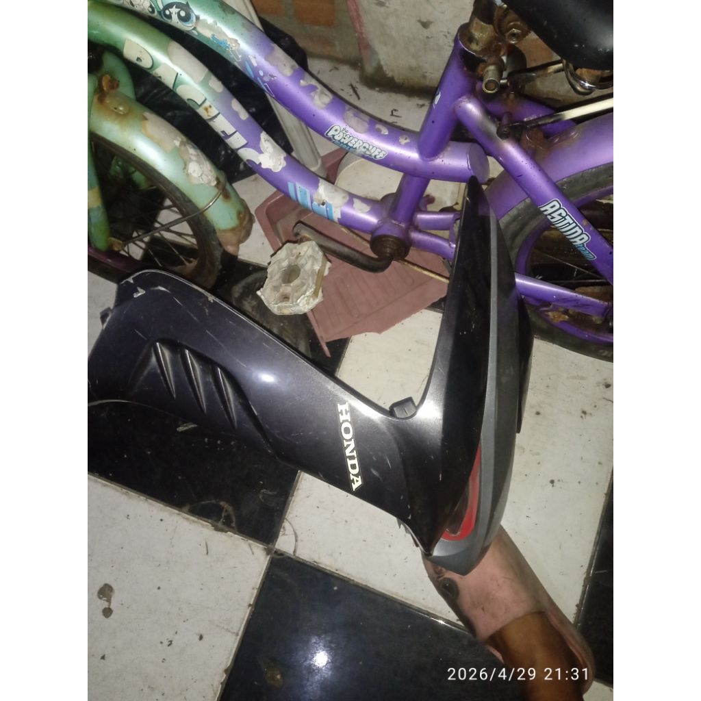 Tameng Revo at original copotan