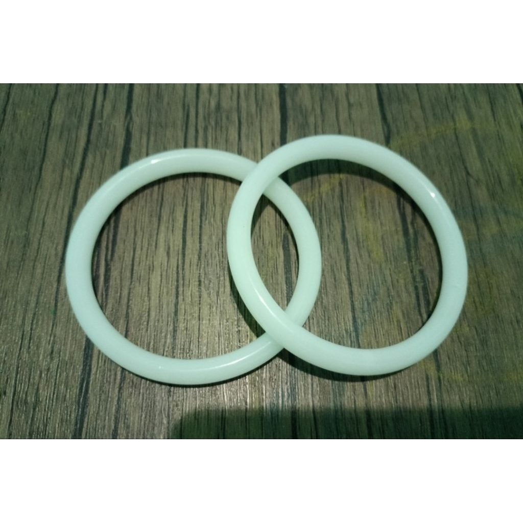 bangle giok