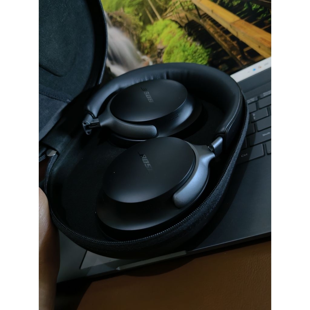 Bose QuiteComfort Ultra Headphone Second Bekas