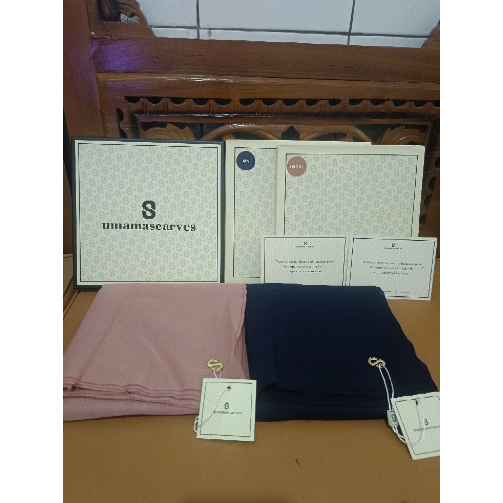 Umama scarves