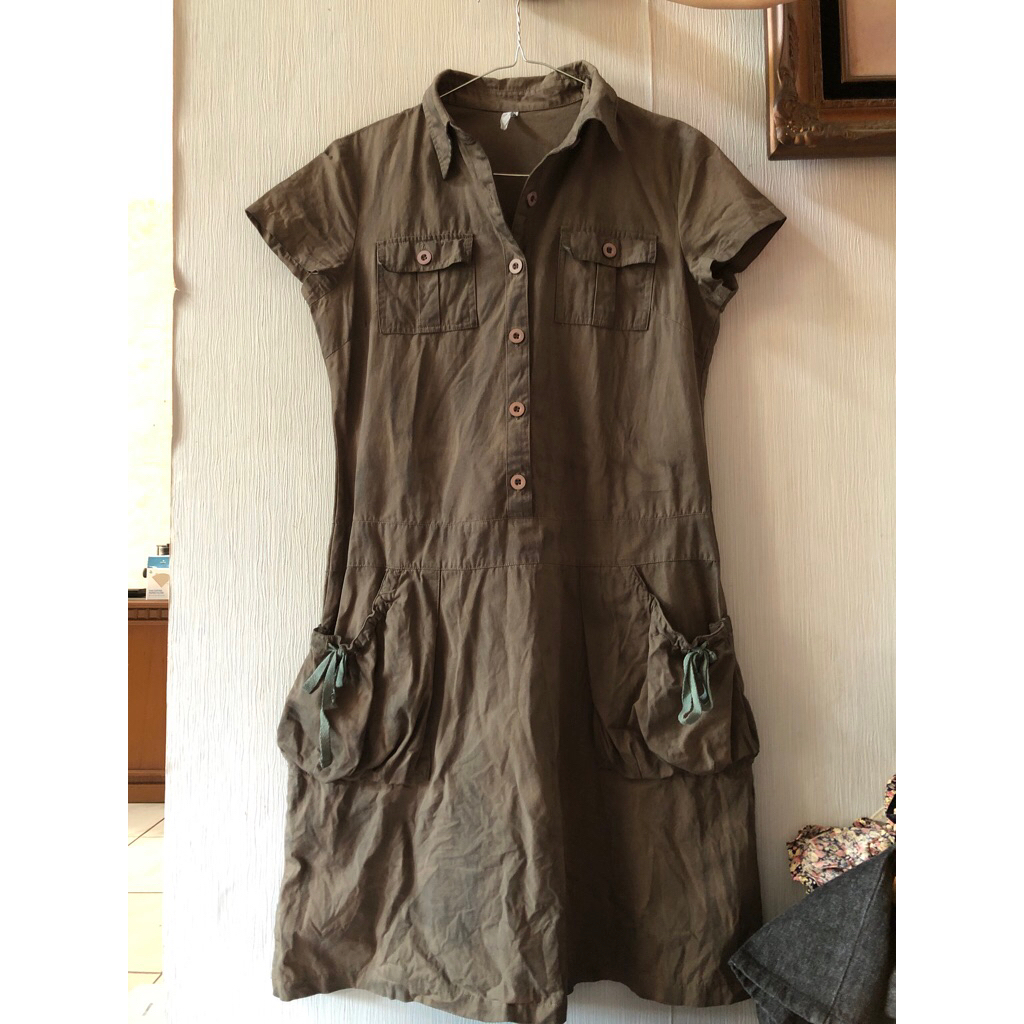 Dress army hijau
