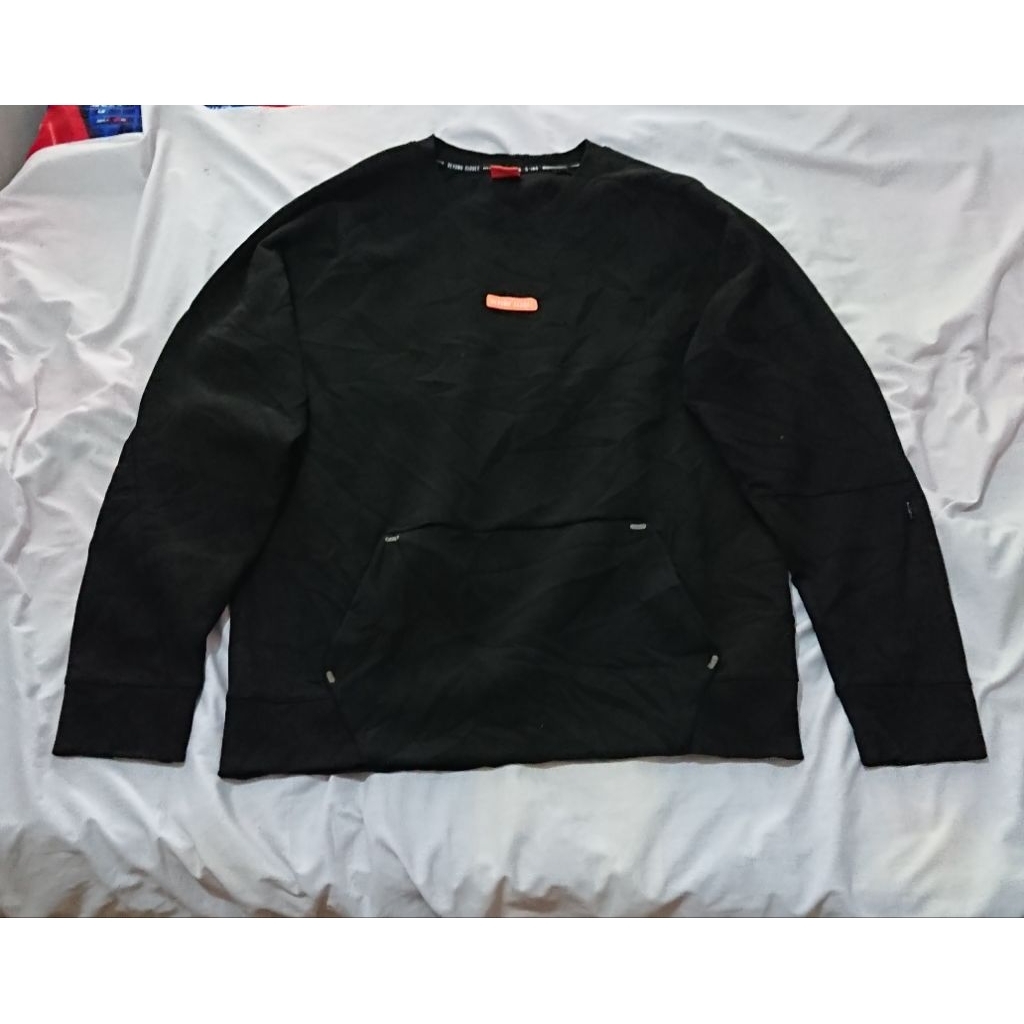 crewneck beyond closet