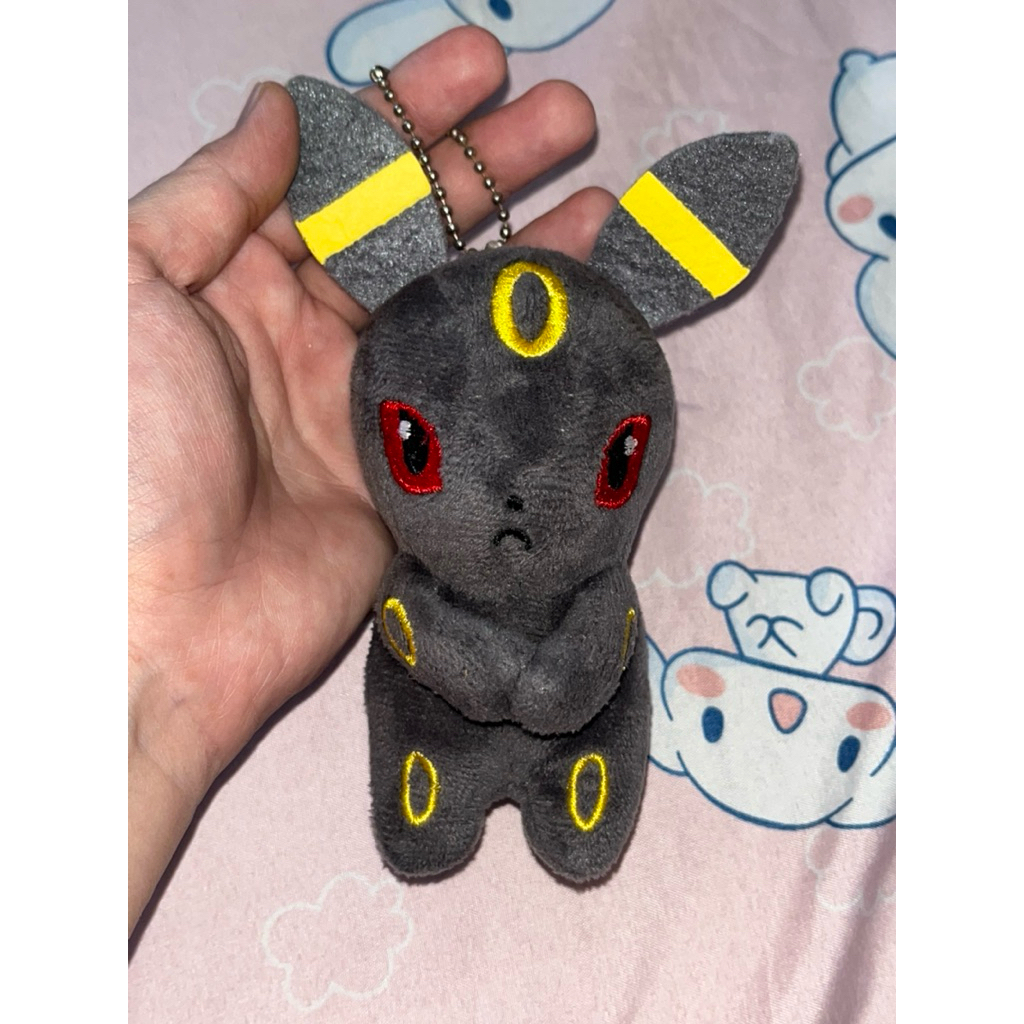 Boneka ganci pokemon center umbreon