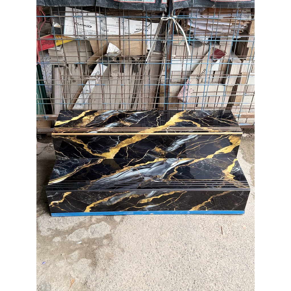 granit anak tangga motif marmer hitam corak emas 30x100 20x100 costume ukuran