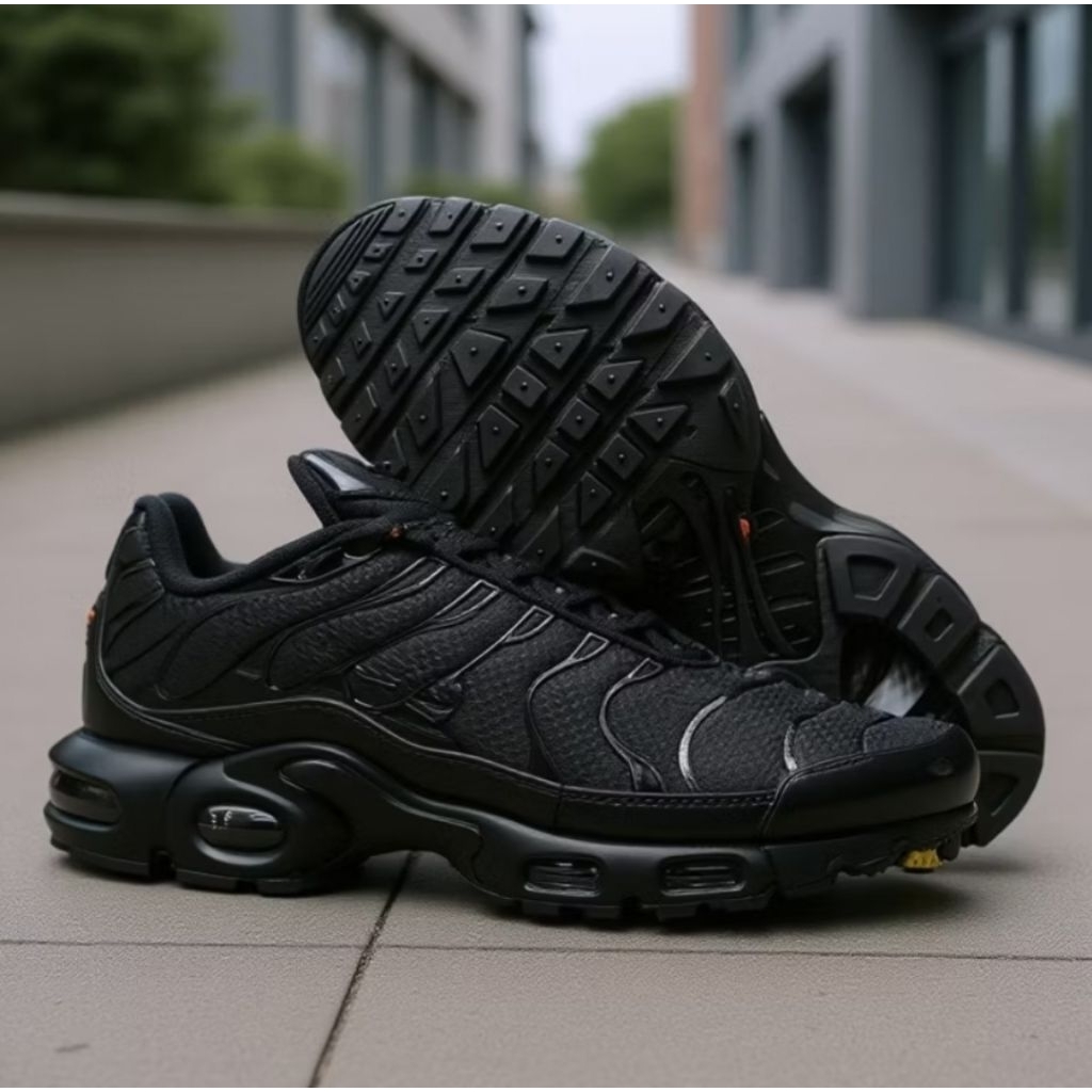 Sepatu Olahraga pria wanita tn hitam polos