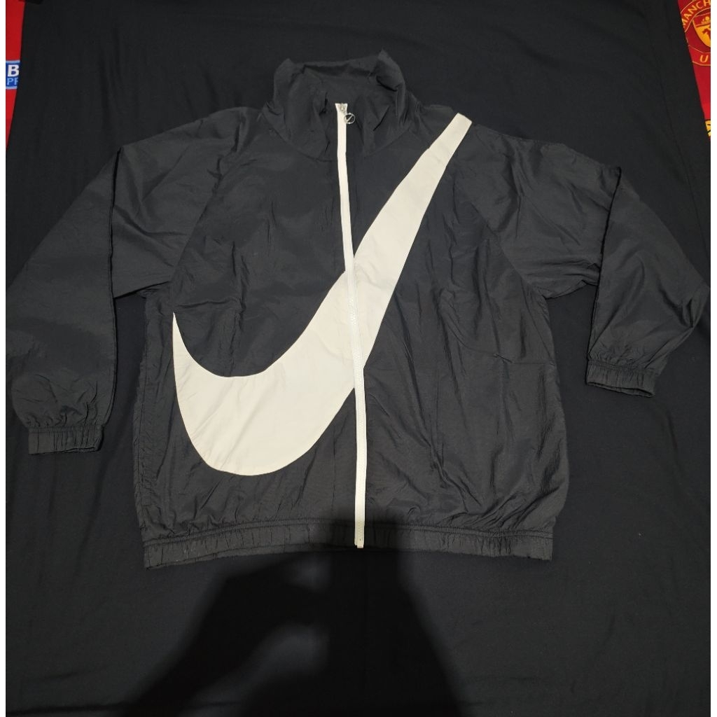 Nike Sportswear "Big Swoosh" Full-Zip Windbreaker