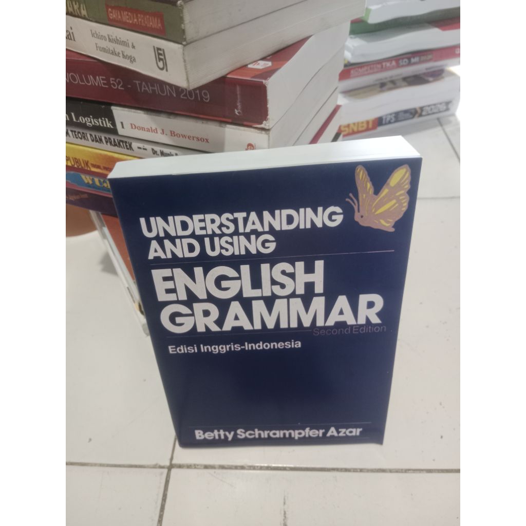 UNDERSTANDING AND USING
ENGLISH GRAMMAR

Edisi Inggris-Indonesia

Second Edition

Betty Schrampfer A
