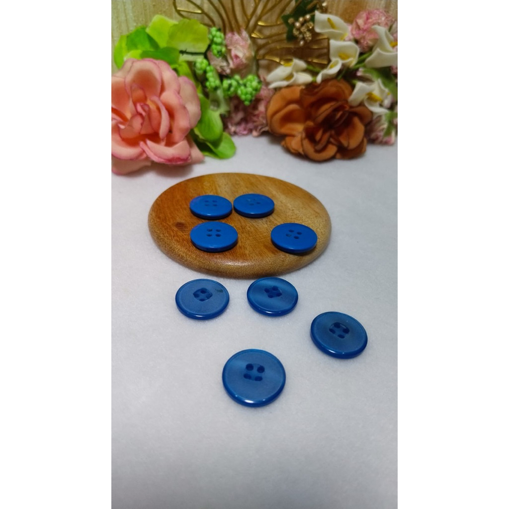 KANCING BESAR (12pcs) Diameter 2cm warna warni.