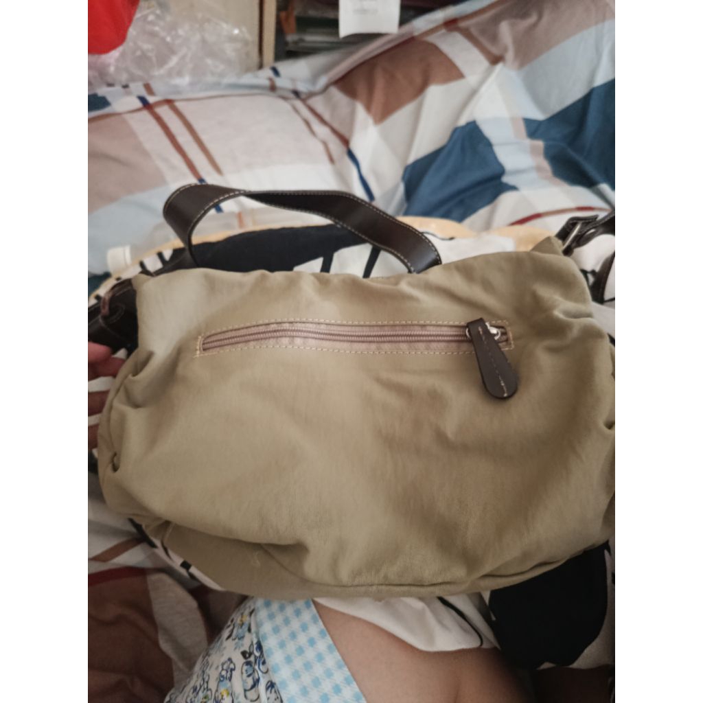 cacat tas Elizabeth tas selempang kecil warna belang stok lama
