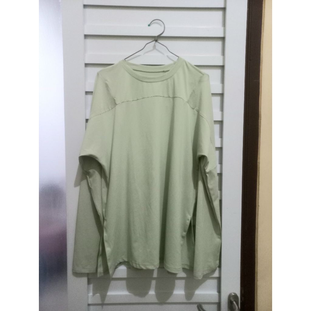 reytorrm kaos olahraha wanita sage green size xl