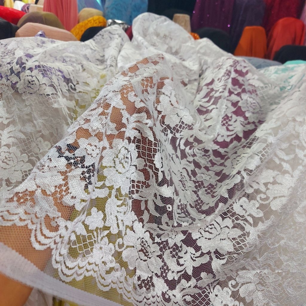 kain brokat premium  - kain brokat meteran  - kain brokat kebaya ( putih) 1-A