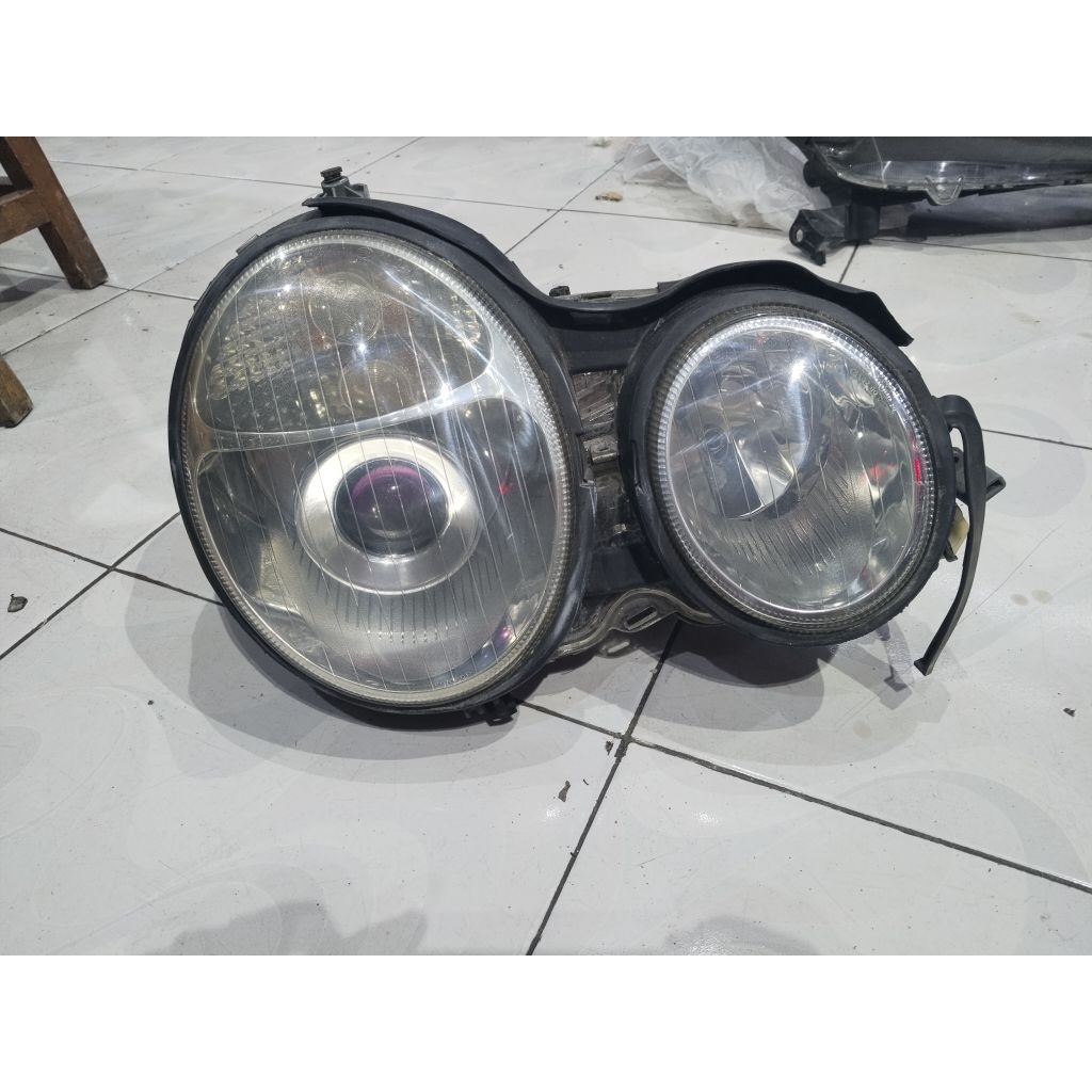 headlampMercedes Benz W210 new eyes 1999-2002  original copotan. lampu depan mercy W210  Original