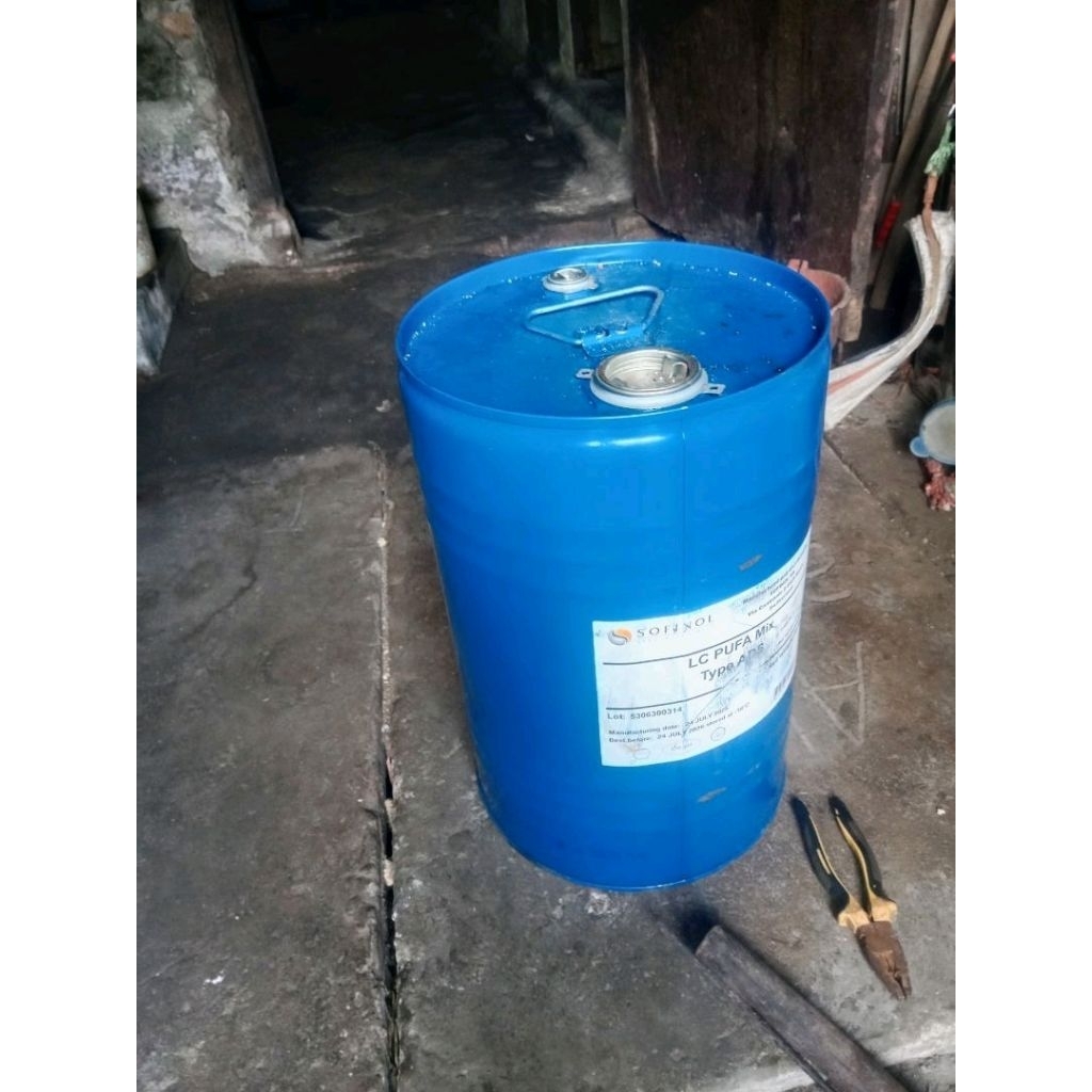 drum bensin.tong bensin.tong solar 30liter..kapasitas max 32liter.