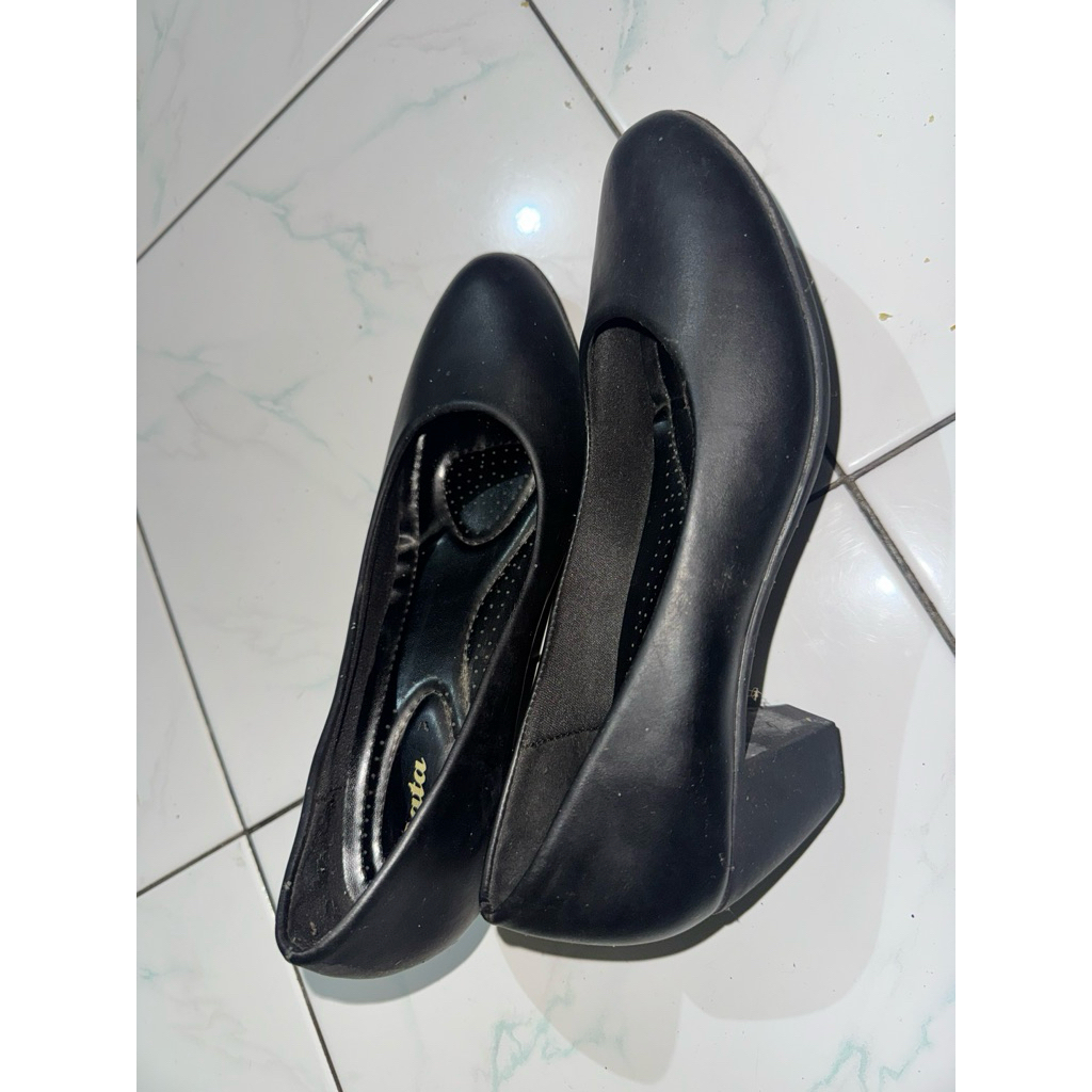 Preloved Bata Heels Size 38