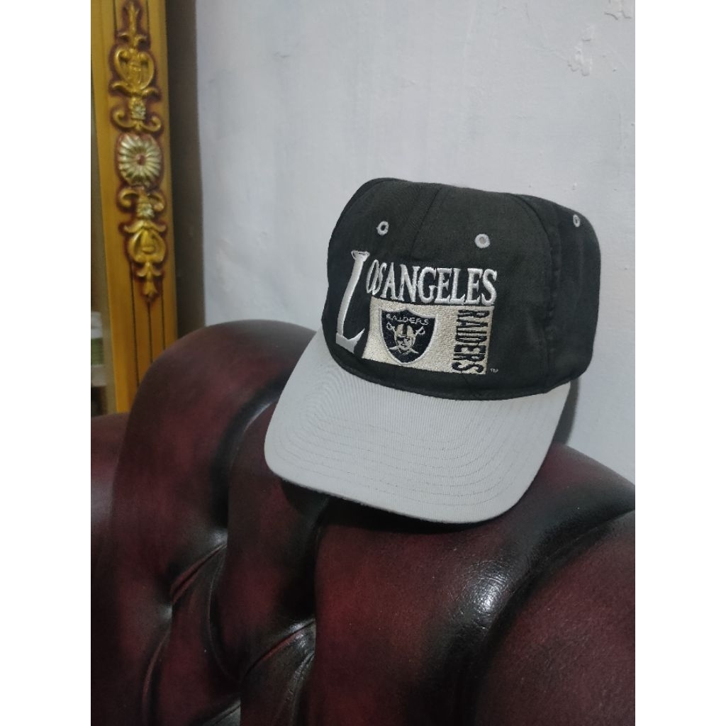 Topi Raiders vintage 80s rare item