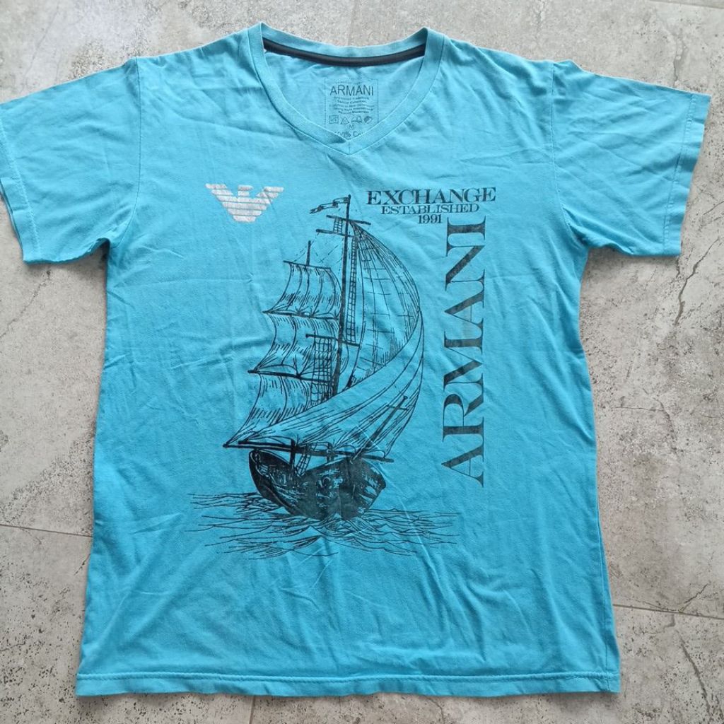 Kaos V neck Remaja Armani