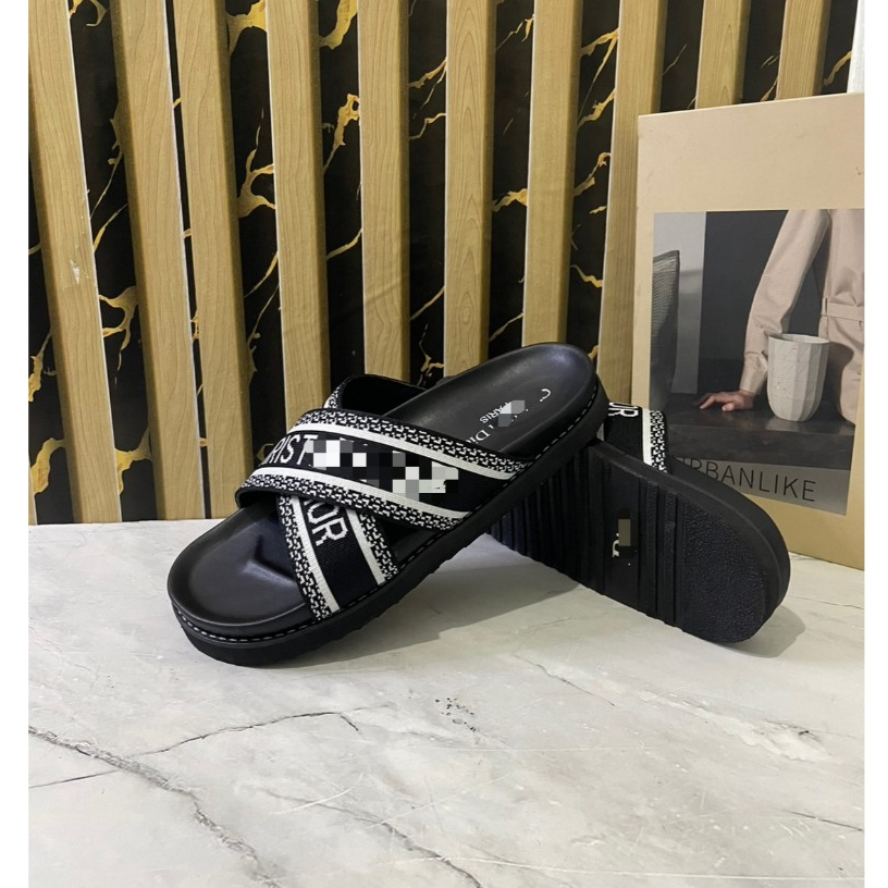Sandal Pria Model Silang Embos Bordyr bahan Import Sandal Selop silang