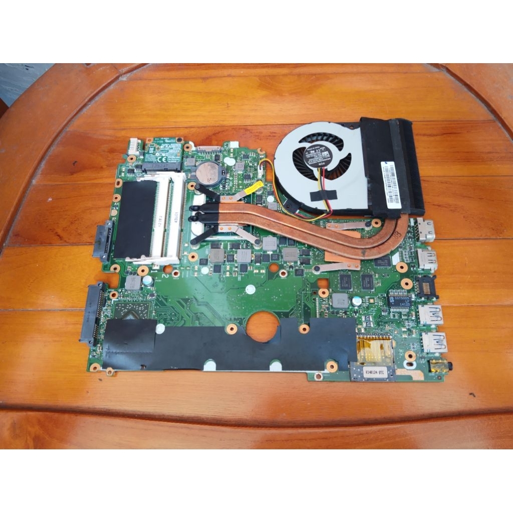 MAINBOARD / MOTHERBOARD / MOBO ASUS X550 X750DP