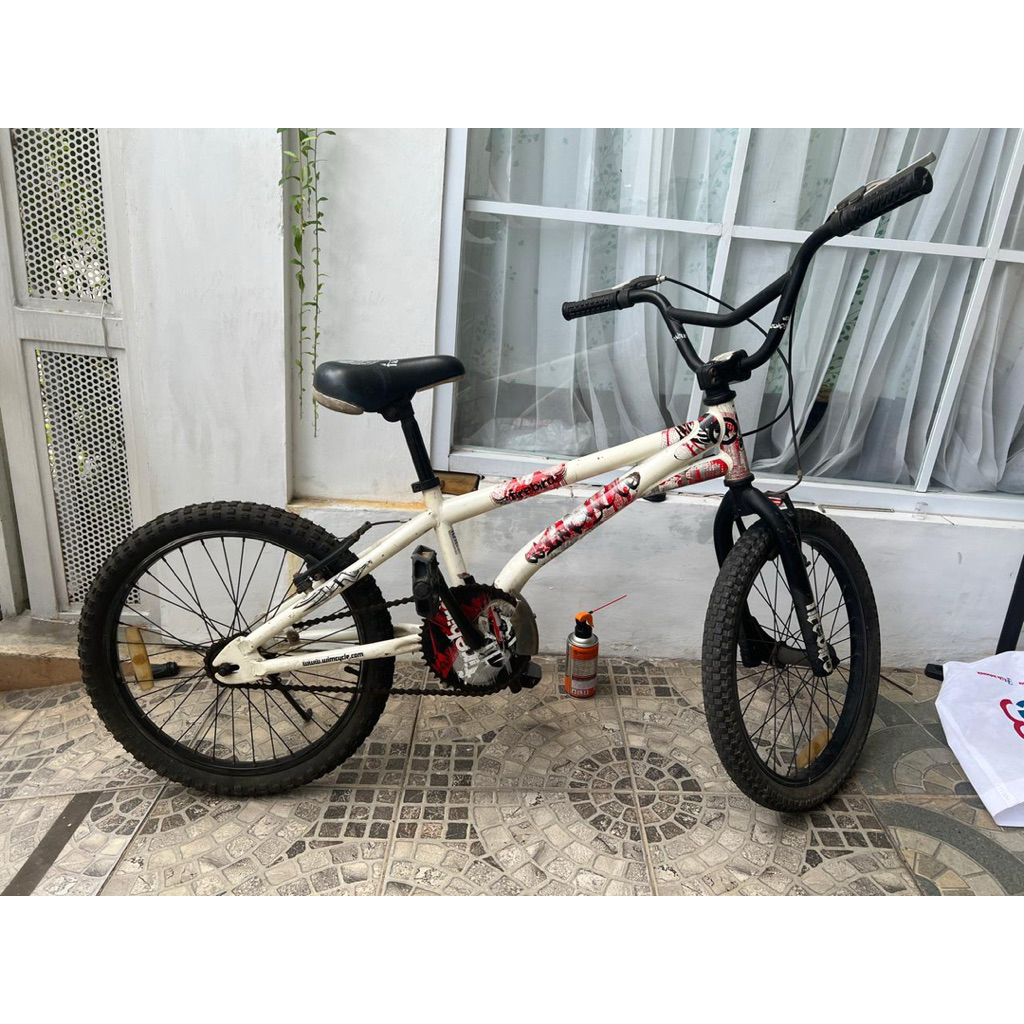 sepeda bmx anak remaja smp putih