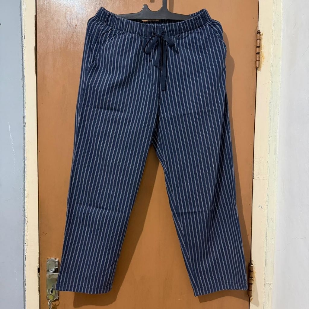 preloved uniqlo stripe relax pants