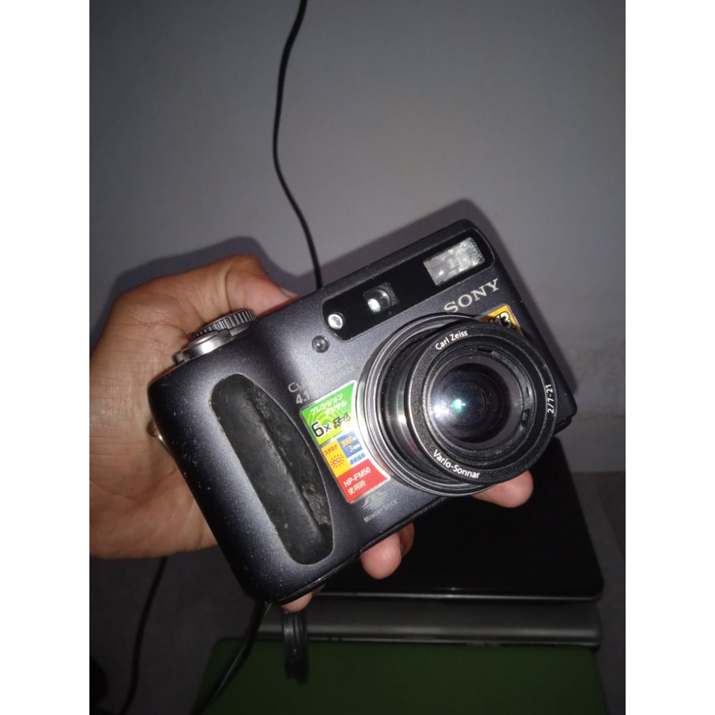 kamera pocket Sony Dsc s85 4 mp low pixel nyala minus