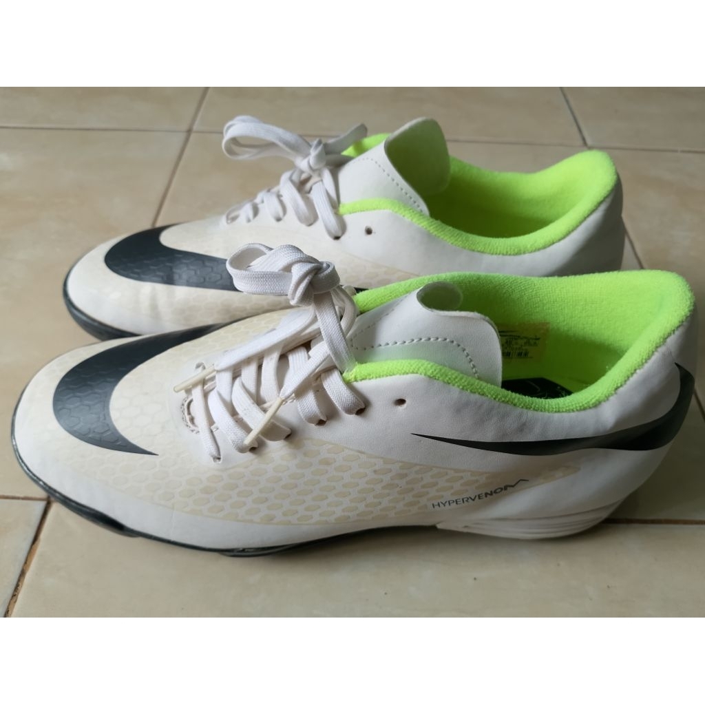 Sepatu Bola Minisoc Second Nike Hypervenom Phade TF Size 40.5 Insole 255 Second Ori