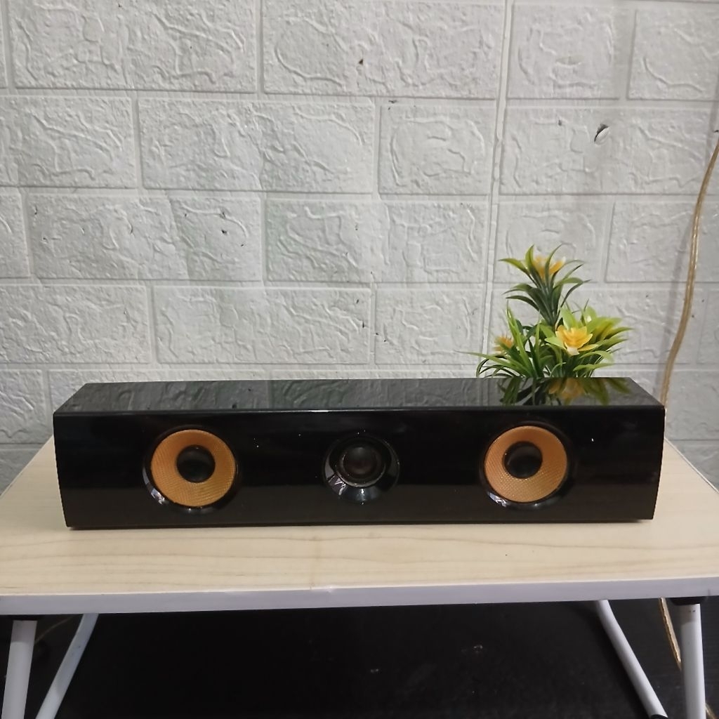 Speaker center home theater LG