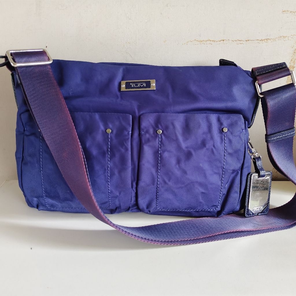 TUMI NYLON MESSENGER BAG