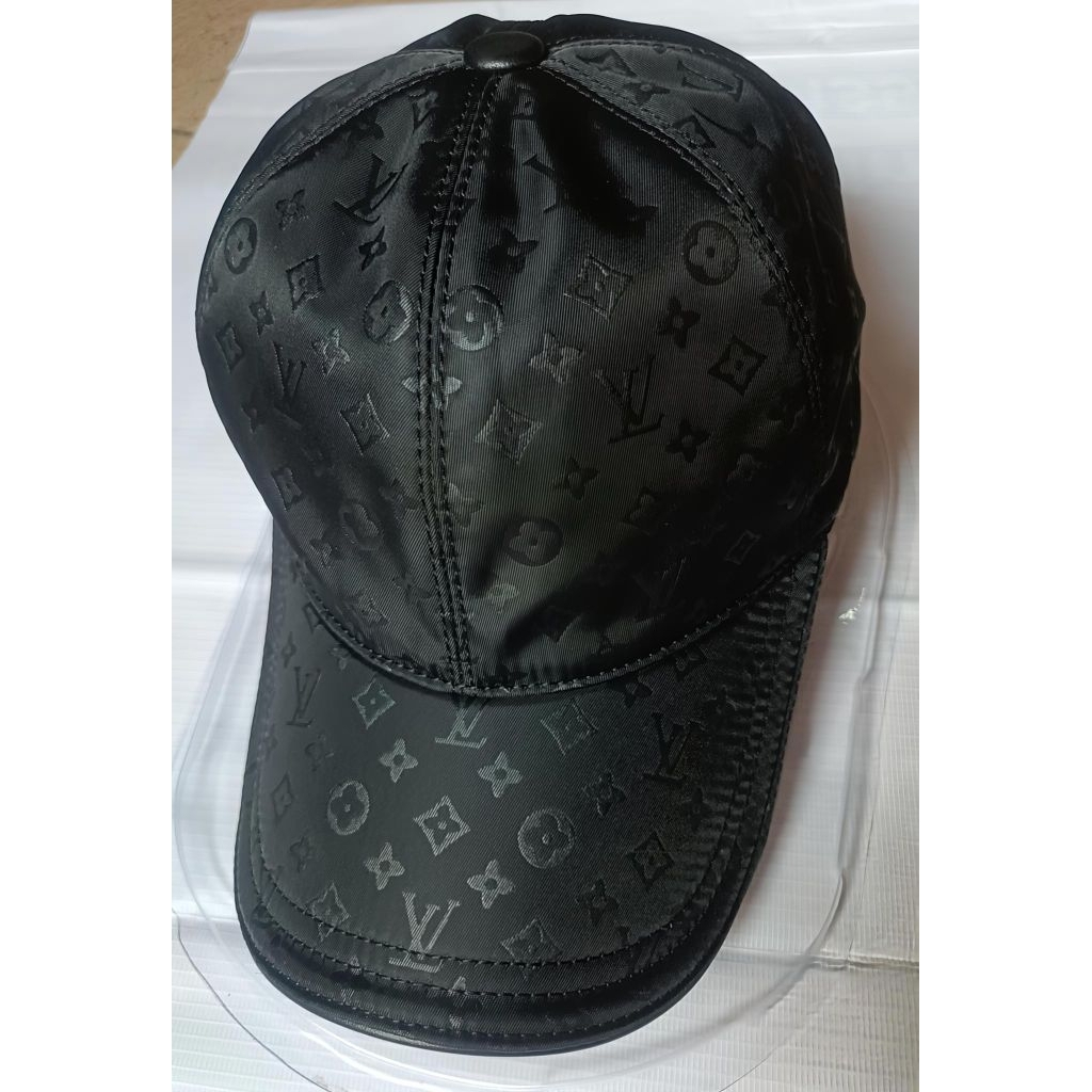 Topi pria Louis Vuitton ori