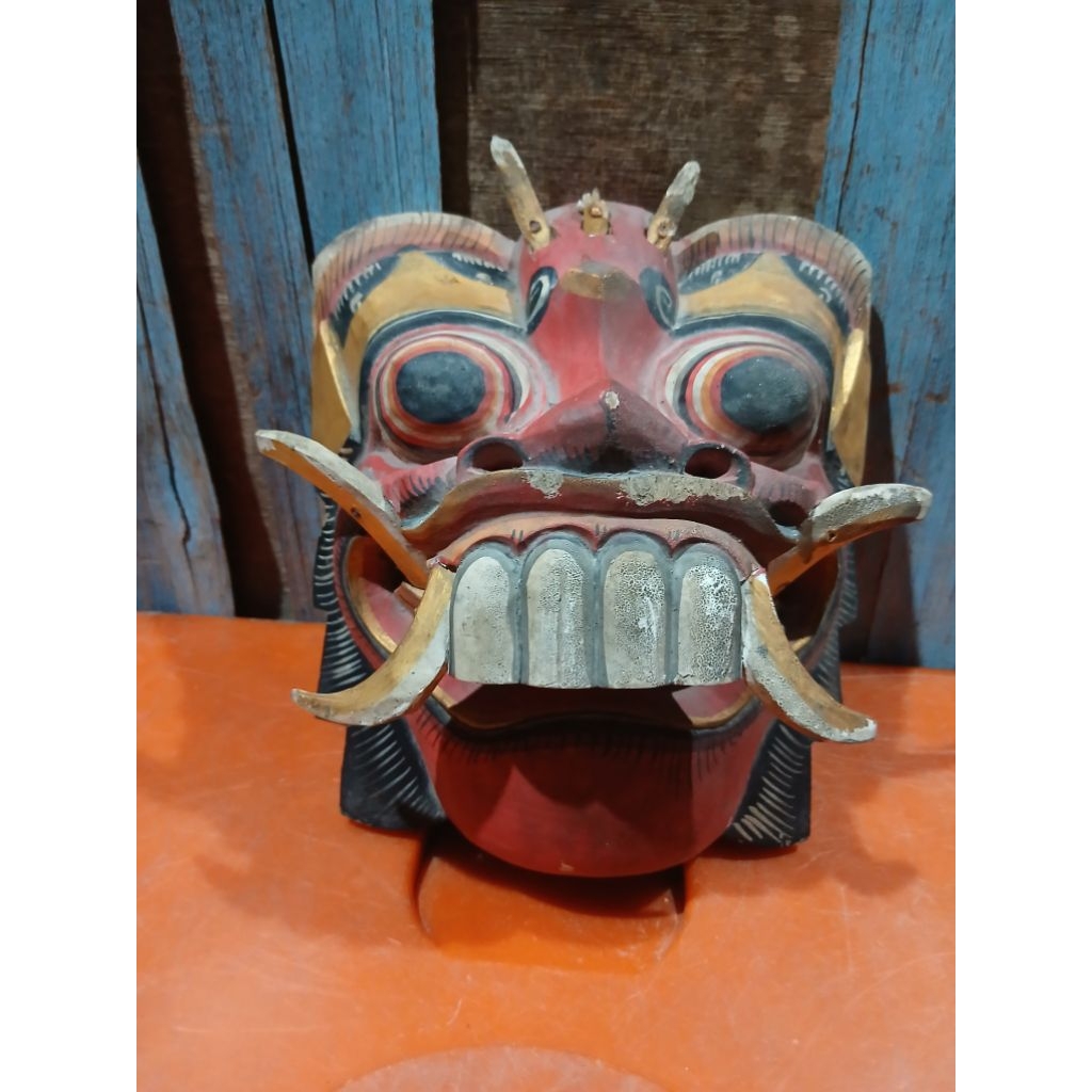 Hiasan kayu ukir topeng buto cakil 155rb jadul antik vintage lawas kuno  display dianggap mati
